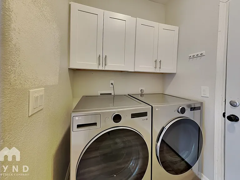 1421 W Maplewood St — Photo 20