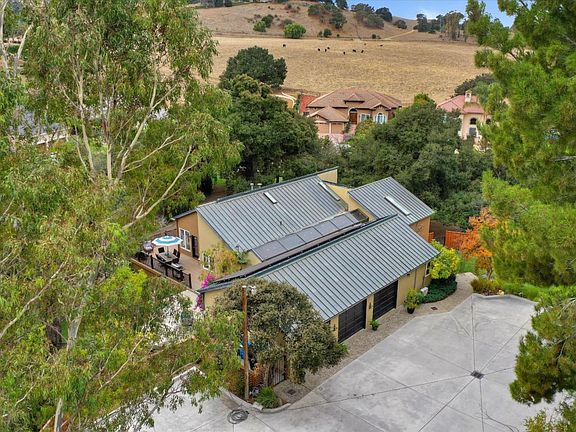 4th image of 733 Oak Canyon Ct