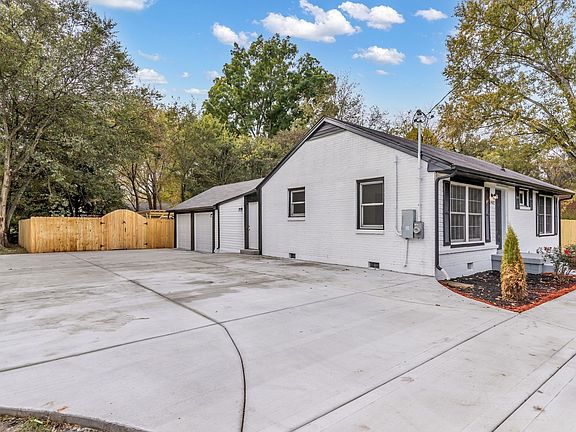 2nd image of 1902 Meadowgreen Dr