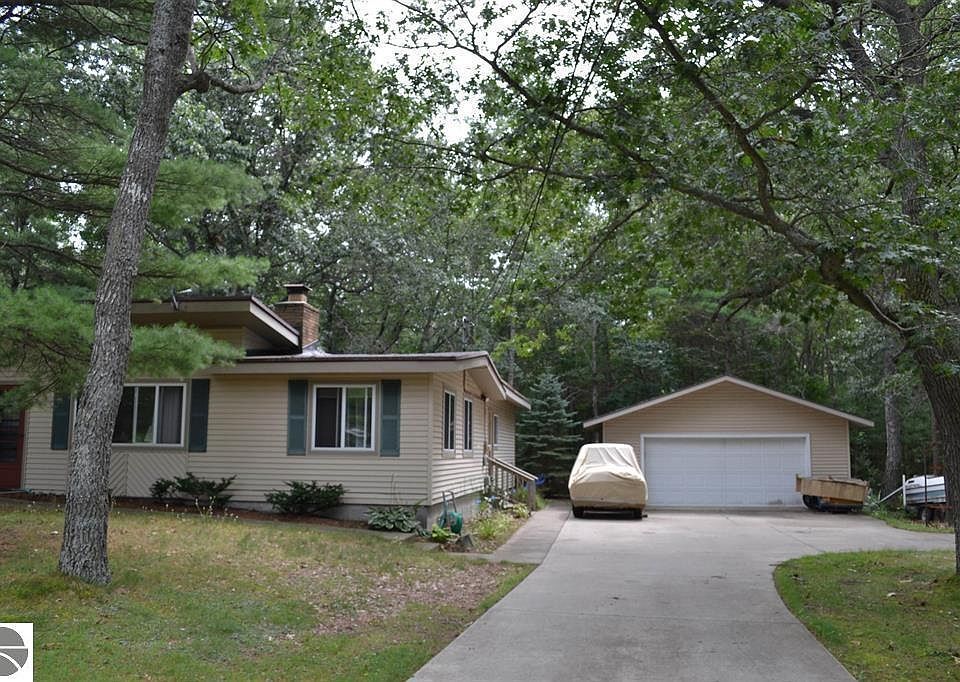 4818 Interlake Dr, Oscoda, MI 48750 Zillow