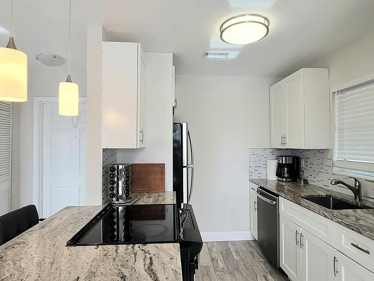 115 SW 1st Ave #10 — Photo 3