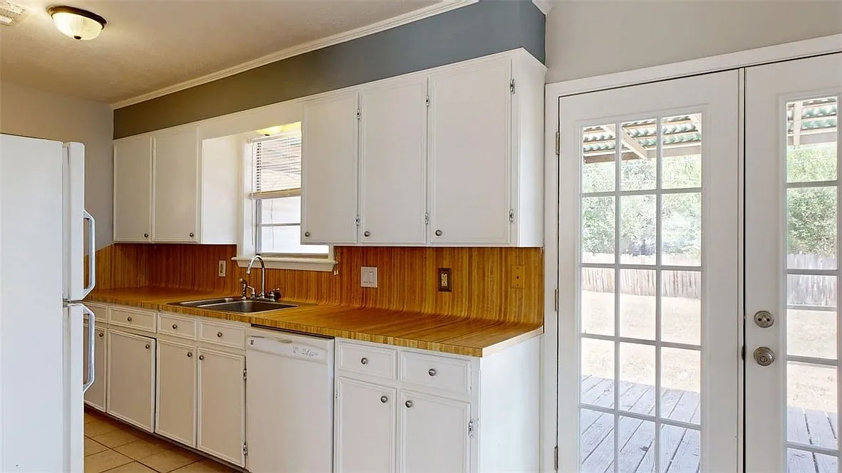 3 bed, 1347 sqft, $1,825 — Photo 4