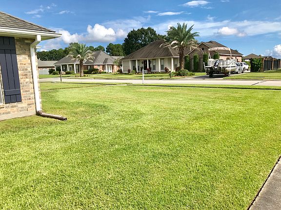 4th image of 212 Tigerlily Dr