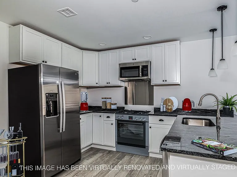 7 Hannaford Dr — Photo 3
