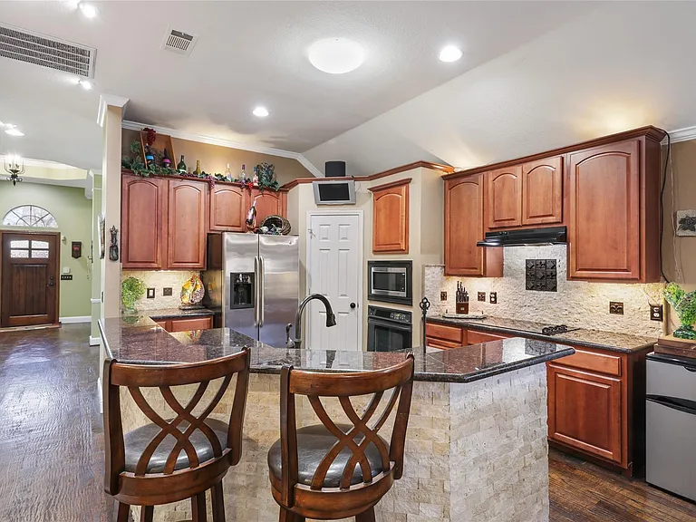 11536 Las Polamas Dr — Photo 2