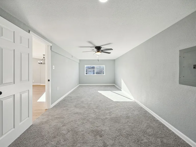 5124 Laurel Ln — Photo 17