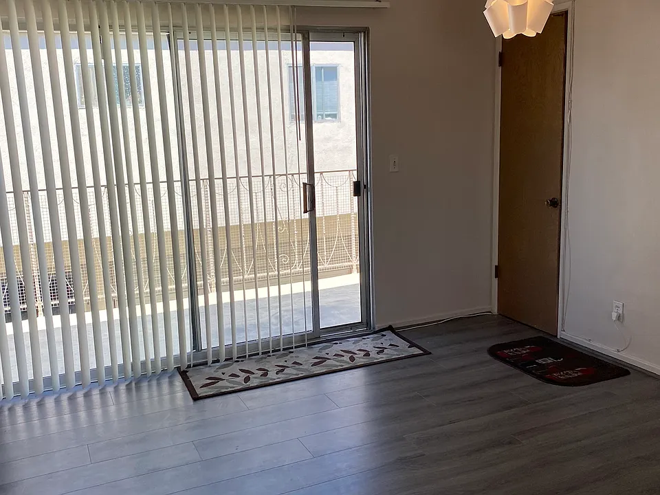 116 W Ellis Ave #6