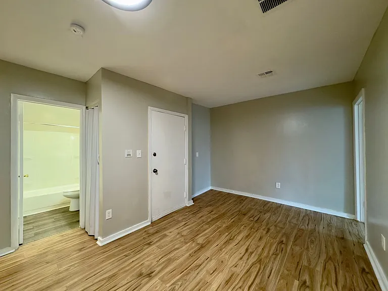 Apartment Units in Midtown, Baltimore, MD! — Photo 13