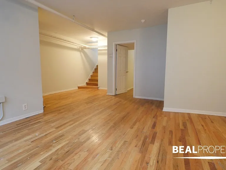 656 W Cornelia Ave #22 — Photo 5