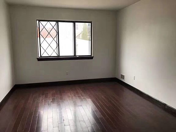 4th image of 29 Sandalwood Dr