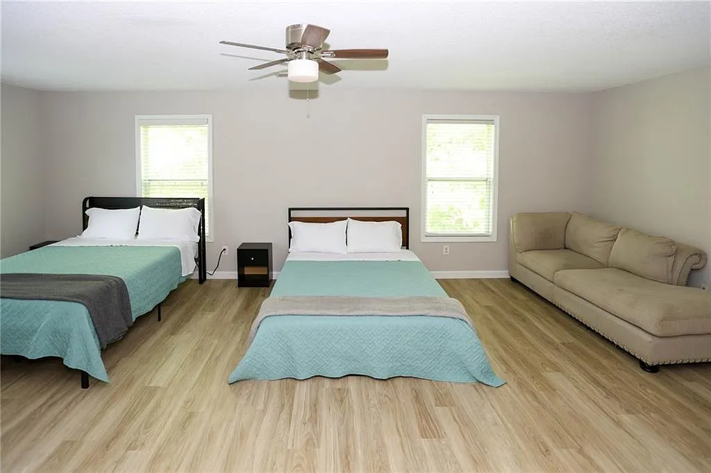 2 bed, 2.5 bath, 1680 sqft, $1,900 — Photo 2