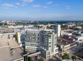 221 E College St APT 1104, Iowa City, IA 52240