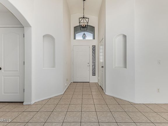 3rd image of 803 E PENNY Lane