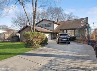1323 N Chestnut Ave, Arlington Heights, IL 60004