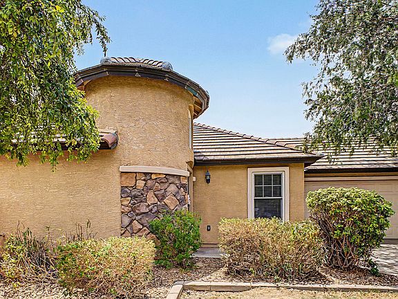 3rd image of 15855 N 171ST Drive