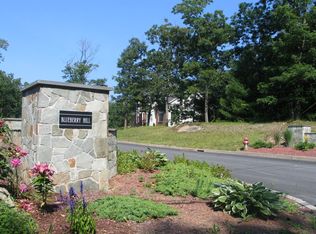 25 Beech Crest Rd, East Greenwich, RI 02818