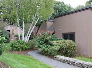 27 Canterbury Ln, Avon, CT 06001