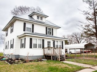 301 9th Ave, Clarence, IA 52216