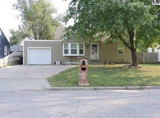 205 W 24th Ave, Hutchinson, KS 67502