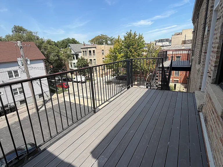 3354 N Sheffield Ave — Photo 22