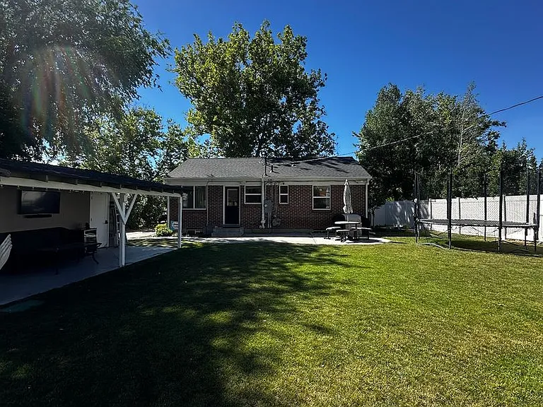 1638 E 3150 S — Photo 32