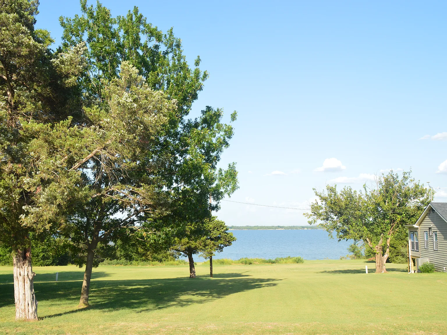 5 bed, 2250 sqft, $2,250 — Photo 3