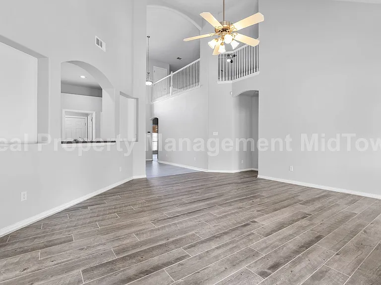 343 Mesquite Hill Dr — Photo 5