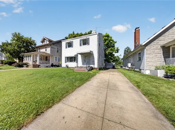 378 Hillwood Dr, Akron, OH 44320