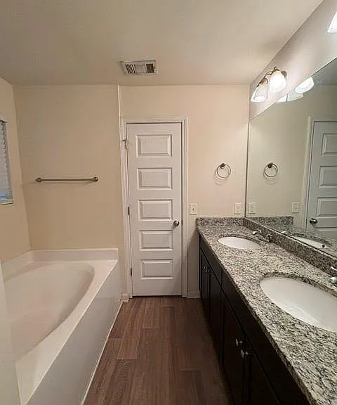 661 Carlton Pointe Dr #9 — Photo 4