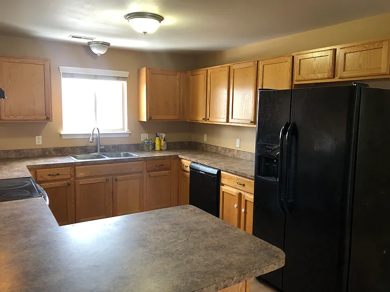 1112 Fountain View Cir — Photo 7