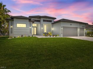 3009 SW 26th Place Cpe, Coral, FL 33914