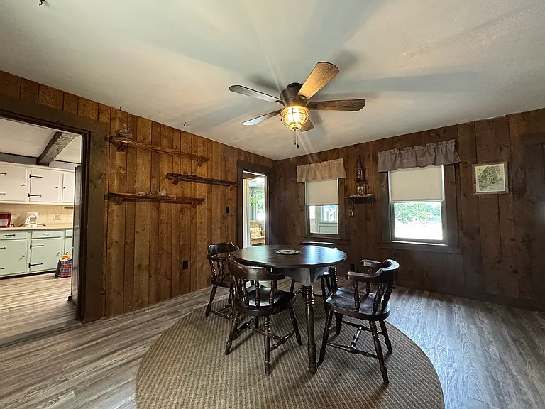 2224 Post Rd — Photo 5