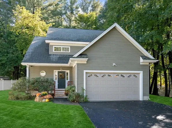 7 Castle Gate Rd, Wayland, MA 01778