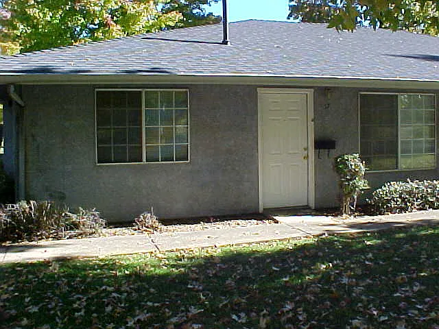 Oakwood Townhomes — Photo 4