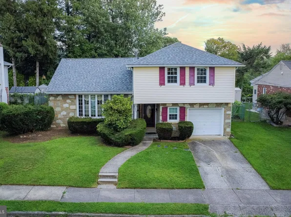 9659 Sandanne Rd, Philadelphia, PA 19115