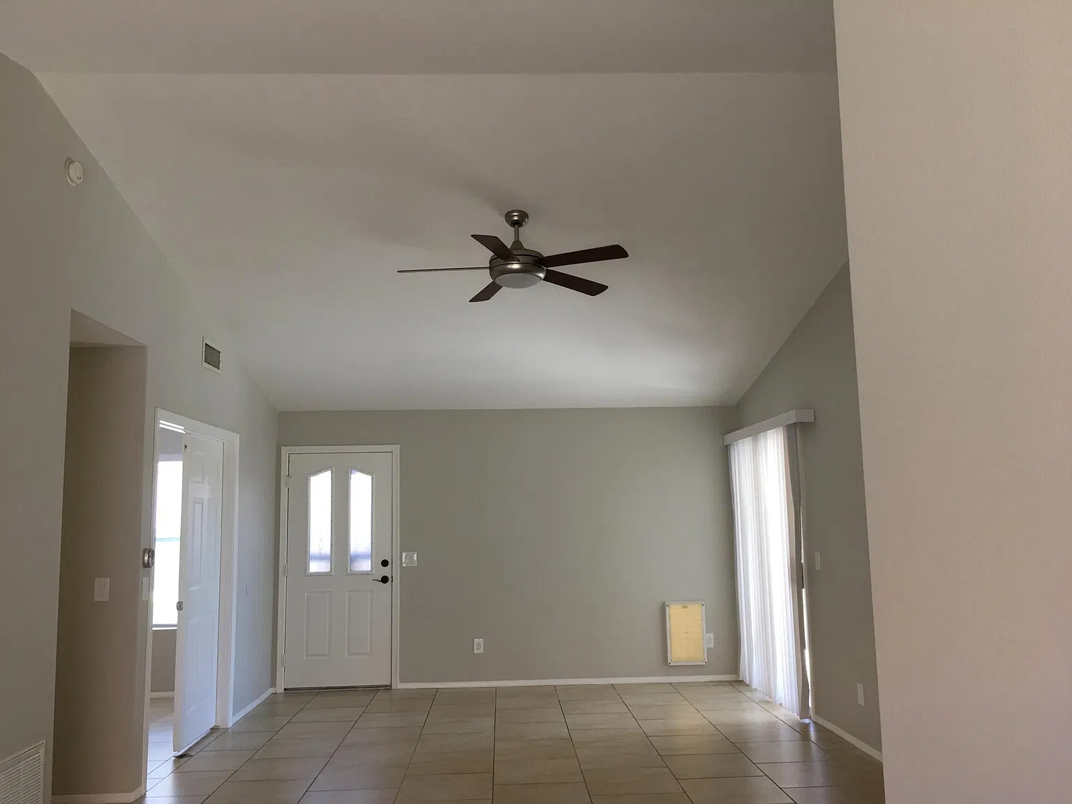 3 bed, 1312 sqft, $2,200 — Photo 4