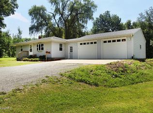 5896 Sixteen Mile Rd NE, Cedar Springs, MI 49319