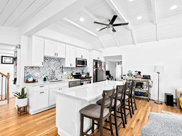 149-151 Hull St #2, Cohasset, MA 02025