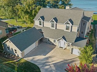2249 Lakeside Pl, Green bay, WI 54302