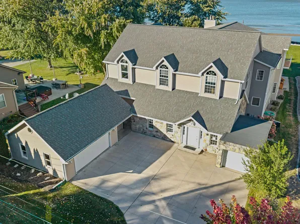 2249 Lakeside Pl, Green Bay, WI 54302