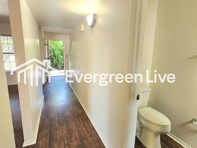 200 Raven Dr — Photo 5