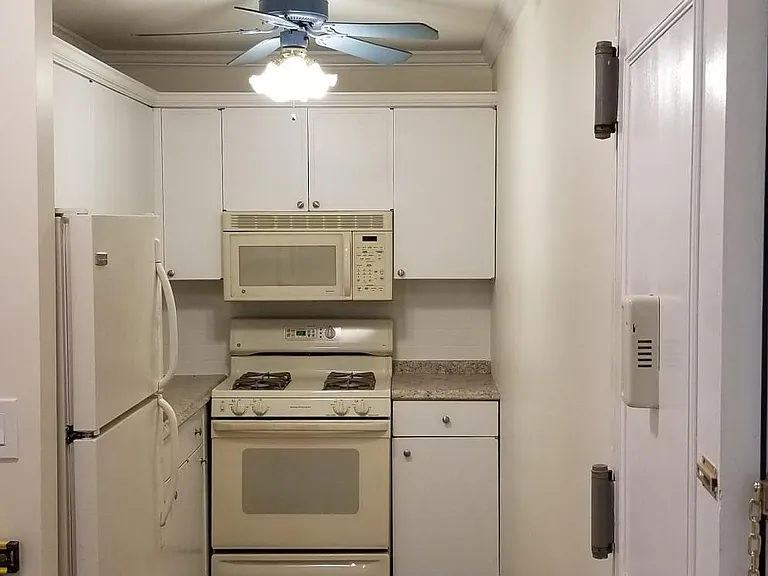 235 Henry Ave #31K — Photo 7