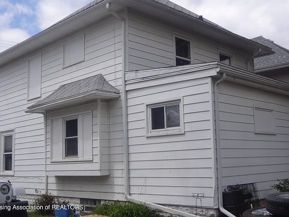 3rd image of 614 N Butler Blvd