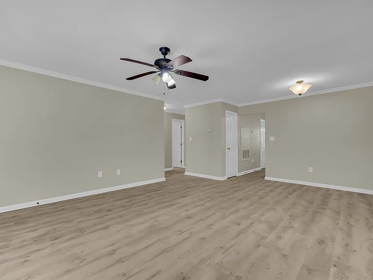 100 Woodstone Dr #7 — Photo 17