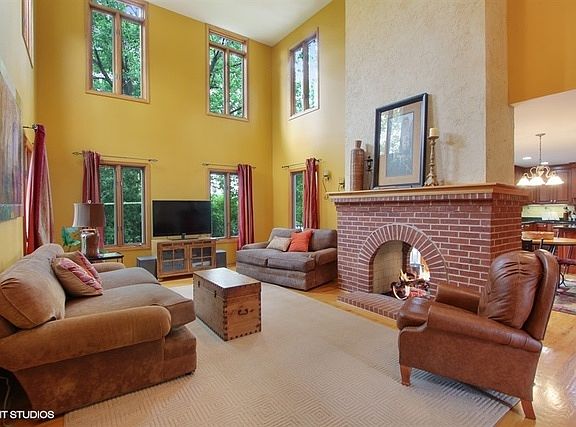 4th image of 268 Thorne Grove Dr