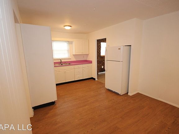 4th image of 438 Holly Dr