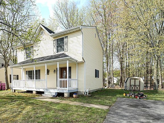 3rd image of 729 Davol Rd
