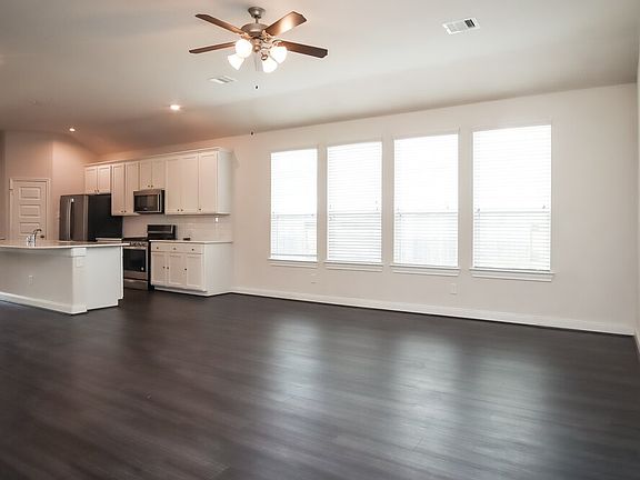3rd image of 24207 Prairie Glen Ln