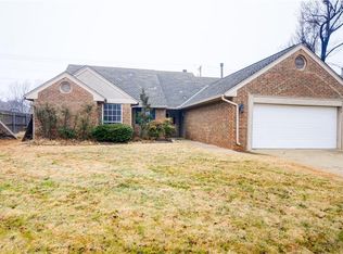 325 Albany Dr, Edmond, OK 73003