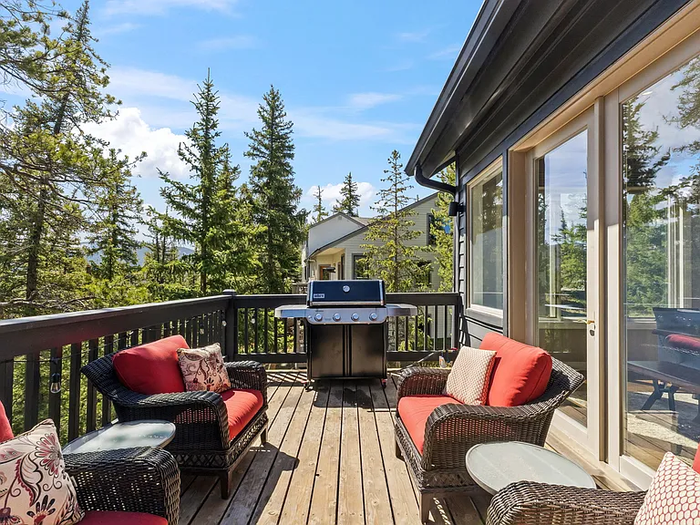 162 High Meadow Dr — Photo 2